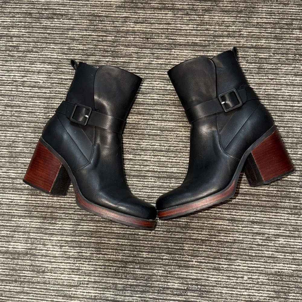 Korks Marcie Patform Boots Black Leather Size 10
